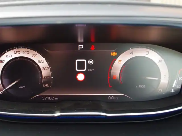 プジョー ５００８ GT ブルーHDi 埼玉県 2021(令3)年 3.8万km パール ブラックハーフレザーシート/アダプティブクルーズコントロール/パノラマスライディングルーフ/CarPlay/パークセンサー/ブラインドスポットモニター/バック/サイドカメラ/ルームミラー内臓サイドカメラ/純正ナビ/ドラレコ/ETC/社外テレビ/置くだけ充電/シートヒーター/シートポジションメモリー機能