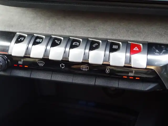 プジョー ５００８ GT ブルーHDi 埼玉県 2021(令3)年 3.8万km パール ブラックハーフレザーシート/アダプティブクルーズコントロール/パノラマスライディングルーフ/CarPlay/パークセンサー/ブラインドスポットモニター/バック/サイドカメラ/ルームミラー内臓サイドカメラ/純正ナビ/ドラレコ/ETC/社外テレビ/置くだけ充電/シートヒーター/シートポジションメモリー機能