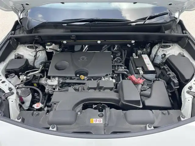 トヨタ ハリアー S 滋賀県 2021(令3)年 3.3万km ホワイトパールクリスタルシャイン 純正ディスプレイオーディオ/(Bluetooth/AM/FM/AUX)/トヨタセーフティーセンス/・プリクラッシュセーフティ/・レーダークルーズコントロール/・レーンキープアシスト/・標識認識/・Autoハイビーム/LEDオートライト/先行車発進告知/電動パーキング/ブレーキホールド/バックカメラ/電動格納ミラー/ドアバイザー/フロアMT付きAT/スペアキー/ETC