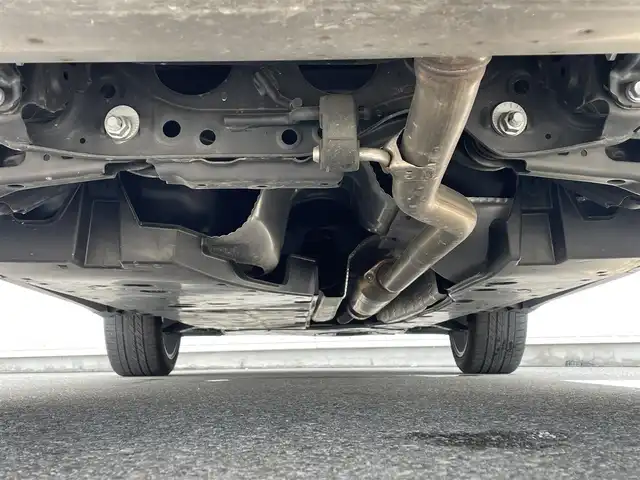 トヨタ ハリアー S 滋賀県 2021(令3)年 3.3万km ホワイトパールクリスタルシャイン 純正ディスプレイオーディオ/(Bluetooth/AM/FM/AUX)/トヨタセーフティーセンス/・プリクラッシュセーフティ/・レーダークルーズコントロール/・レーンキープアシスト/・標識認識/・Autoハイビーム/LEDオートライト/先行車発進告知/電動パーキング/ブレーキホールド/バックカメラ/電動格納ミラー/ドアバイザー/フロアMT付きAT/スペアキー/ETC