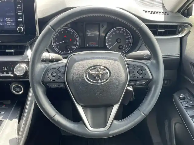 トヨタ ハリアー S 滋賀県 2021(令3)年 3.3万km ホワイトパールクリスタルシャイン 純正ディスプレイオーディオ/(Bluetooth/AM/FM/AUX)/トヨタセーフティーセンス/・プリクラッシュセーフティ/・レーダークルーズコントロール/・レーンキープアシスト/・標識認識/・Autoハイビーム/LEDオートライト/先行車発進告知/電動パーキング/ブレーキホールド/バックカメラ/電動格納ミラー/ドアバイザー/フロアMT付きAT/スペアキー/ETC