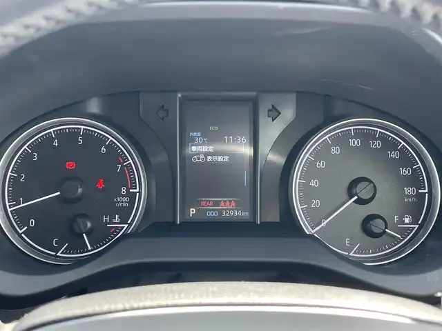 トヨタ ハリアー S 滋賀県 2021(令3)年 3.3万km ホワイトパールクリスタルシャイン 純正ディスプレイオーディオ/(Bluetooth/AM/FM/AUX)/トヨタセーフティーセンス/・プリクラッシュセーフティ/・レーダークルーズコントロール/・レーンキープアシスト/・標識認識/・Autoハイビーム/LEDオートライト/先行車発進告知/電動パーキング/ブレーキホールド/バックカメラ/電動格納ミラー/ドアバイザー/フロアMT付きAT/スペアキー/ETC