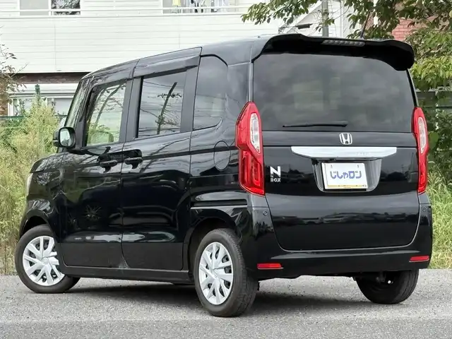 ホンダ Ｎ ＢＯＸ G L ホンダセンシング 埼玉県 2017(平29)年 10.9万km クリスタルブラックパール (株)IDOMが運営する【じしゃロン鳩ヶ谷店】の自社ローン専用車両になりますこちらは現金またはオートローンご利用時の価格です。自社ローンご希望の方は別途その旨お申付け下さい/登録時108192km/左側パワースライドドア/社外SDナビ（Strada CN-RE04D）/　・AM/FM/CD/DVD/MSV(SD)/BT/フルセグTV/バックカメラ/USBポートx2/ビルトインETC/プッシュスタート/スマートキーx2/ホンダセンシング/　・衝突軽減ブレーキ（CMBS）/　・誤発進抑制機能/　・歩行者事故低減ステアリング/　・ACC（アダプティブクルーズコントロール）/　・LKAS（車線維持支援システム）/　・路外逸脱抑制機能/ステアリングリモコン/LEDヘッドライト/　・オートライト/後席ロールサンシェード/ドアバイザー/純正フロアマット