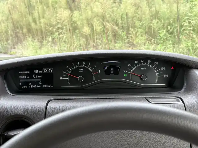 ホンダ Ｎ ＢＯＸ G L ホンダセンシング 埼玉県 2017(平29)年 10.9万km クリスタルブラックパール (株)IDOMが運営する【じしゃロン鳩ヶ谷店】の自社ローン専用車両になりますこちらは現金またはオートローンご利用時の価格です。自社ローンご希望の方は別途その旨お申付け下さい/登録時108192km/左側パワースライドドア/社外SDナビ（Strada CN-RE04D）/　・AM/FM/CD/DVD/MSV(SD)/BT/フルセグTV/バックカメラ/USBポートx2/ビルトインETC/プッシュスタート/スマートキーx2/ホンダセンシング/　・衝突軽減ブレーキ（CMBS）/　・誤発進抑制機能/　・歩行者事故低減ステアリング/　・ACC（アダプティブクルーズコントロール）/　・LKAS（車線維持支援システム）/　・路外逸脱抑制機能/ステアリングリモコン/LEDヘッドライト/　・オートライト/後席ロールサンシェード/ドアバイザー/純正フロアマット