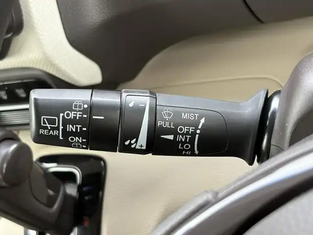 ホンダ Ｎ ＢＯＸ G L ホンダセンシング 埼玉県 2017(平29)年 10.9万km クリスタルブラックパール (株)IDOMが運営する【じしゃロン鳩ヶ谷店】の自社ローン専用車両になりますこちらは現金またはオートローンご利用時の価格です。自社ローンご希望の方は別途その旨お申付け下さい/登録時108192km/左側パワースライドドア/社外SDナビ（Strada CN-RE04D）/　・AM/FM/CD/DVD/MSV(SD)/BT/フルセグTV/バックカメラ/USBポートx2/ビルトインETC/プッシュスタート/スマートキーx2/ホンダセンシング/　・衝突軽減ブレーキ（CMBS）/　・誤発進抑制機能/　・歩行者事故低減ステアリング/　・ACC（アダプティブクルーズコントロール）/　・LKAS（車線維持支援システム）/　・路外逸脱抑制機能/ステアリングリモコン/LEDヘッドライト/　・オートライト/後席ロールサンシェード/ドアバイザー/純正フロアマット