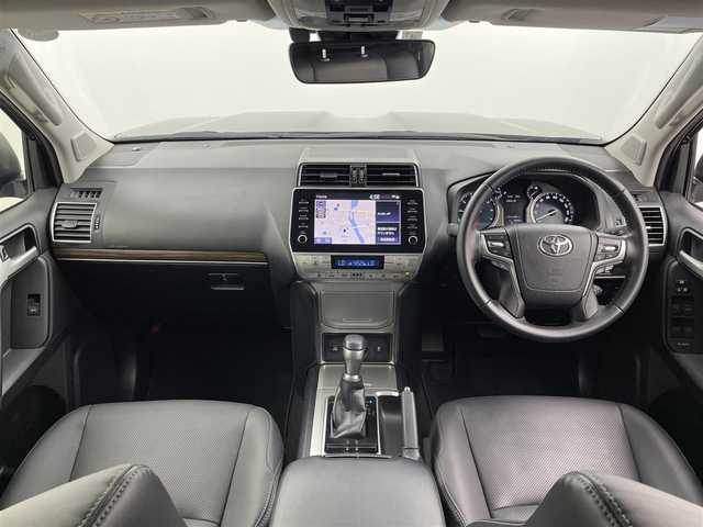トヨタ ランドクルーザー プラド TX Lパッケージ マットブラED 福井県 2023(令5)年 3.6万km ブラック セーフティセンス/・プリクラッシュセーフティ/・レーンディパーチャーアラート/・ダプティブハイビームシステム/・レーダークルーズコントロール/・オートマチックハイビーム/・ブラインドスポットモニター/サンルーフ/純正メーカーOPナビ/全方位カメラ/LEDオートライト/黒レザーシート/シートヒーター/エアシート/パワーシート/スマートキー/ビルトインETC2.0