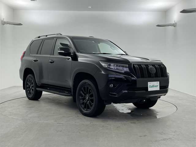 トヨタ ランドクルーザー プラド TX Lパッケージ マットブラED 福井県 2023(令5)年 3.6万km ブラック セーフティセンス/・プリクラッシュセーフティ/・レーンディパーチャーアラート/・ダプティブハイビームシステム/・レーダークルーズコントロール/・オートマチックハイビーム/・ブラインドスポットモニター/サンルーフ/純正メーカーOPナビ/全方位カメラ/LEDオートライト/黒レザーシート/シートヒーター/エアシート/パワーシート/スマートキー/ビルトインETC2.0