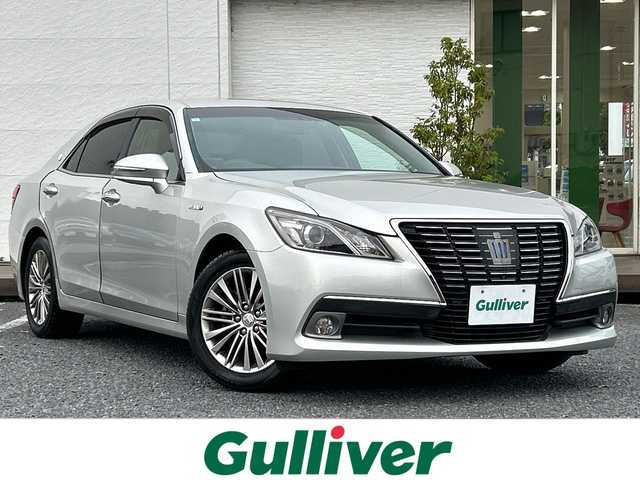 トヨタ クラウン ハイブリッド Rサルーン ブラックスタイル 千葉県 2015(平27)年 6.9万km プレシャスシルバー 特別仕様車　ナビ　全方位カメラ　ＥＴＣ　クルコン　フルセグＴＶ　ドラレコ　革調シートカバー　フロアマット ソナー　パワーシート　スマートキー　ＬＥＤライト　オートライト　１７インチＡＷ　ＰＣＳ