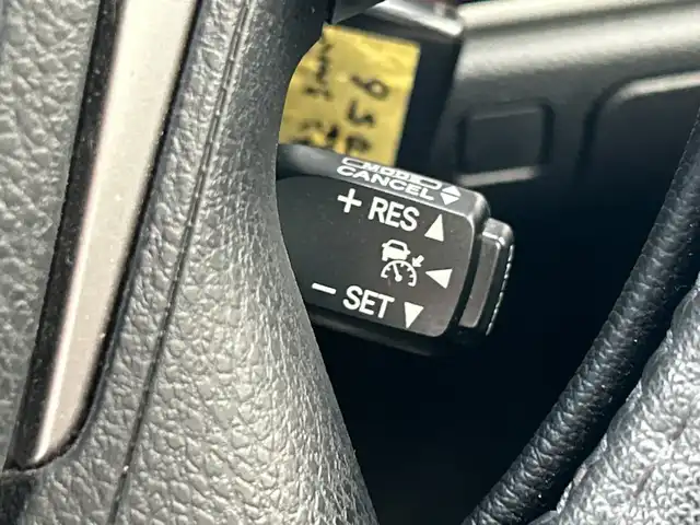 トヨタ クラウン ハイブリッド Rサルーン ブラックスタイル 千葉県 2015(平27)年 6.9万km プレシャスシルバー 特別仕様車　ナビ　全方位カメラ　ＥＴＣ　クルコン　フルセグＴＶ　ドラレコ　革調シートカバー　フロアマット ソナー　パワーシート　スマートキー　ＬＥＤライト　オートライト　１７インチＡＷ　ＰＣＳ