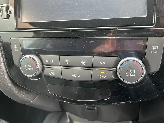 日産 エクストレイル 20X エマージェンシーブレーキ 島根県 2015(平27)年 15.6万km ダイヤモンドブラック ワンオーナー　/純正８型SDナビ　/フルセグTV　/DVD再生　/Bluetooth接続　/バックカメラ　/ビルトインETC　/アイドリングストップ/衝突軽減ブレーキ　/前後コーナーセンサー　/前席シートヒーター　/スマートキー　/純正LEDヘッドライト　/純正１７インチアルミホイール/純正フロアマット/保証書・取扱説明書（本体＋ナビ）