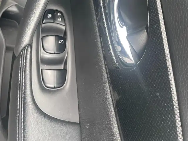 日産 エクストレイル 20X エマージェンシーブレーキ 島根県 2015(平27)年 15.6万km ダイヤモンドブラック ワンオーナー　/純正８型SDナビ　/フルセグTV　/DVD再生　/Bluetooth接続　/バックカメラ　/ビルトインETC　/アイドリングストップ/衝突軽減ブレーキ　/前後コーナーセンサー　/前席シートヒーター　/スマートキー　/純正LEDヘッドライト　/純正１７インチアルミホイール/純正フロアマット/保証書・取扱説明書（本体＋ナビ）