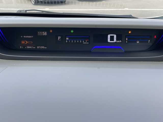 ホンダ フリード G ホンダセンシング 道東・釧路十勝 2018(平30)年 7.2万km ホワイトオーキッドパール ・４WD/・社外SDメモリナビ/（CD・DVD・BT・フルセグ・SD・ipod）/・バックカメラ/・両側パワースライドドア/・横滑り防止装置/・ワイパーデアイサー/・ホンダセンシング/・ビルトインETC/・レーダークルーズコントロール/・スマートキー/・プッシュスタート/・ステアリングスイッチ/・前席シートヒーター/・純正フロアマット/・ドアバイザー