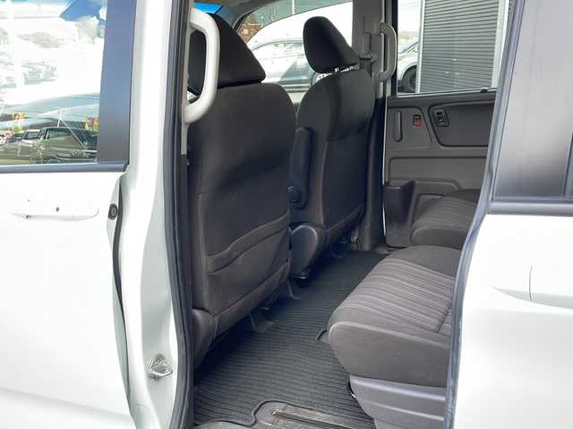 ホンダ フリード G ホンダセンシング 道東・釧路十勝 2018(平30)年 7.2万km ホワイトオーキッドパール ・４WD/・社外SDメモリナビ/（CD・DVD・BT・フルセグ・SD・ipod）/・バックカメラ/・両側パワースライドドア/・横滑り防止装置/・ワイパーデアイサー/・ホンダセンシング/・ビルトインETC/・レーダークルーズコントロール/・スマートキー/・プッシュスタート/・ステアリングスイッチ/・前席シートヒーター/・純正フロアマット/・ドアバイザー