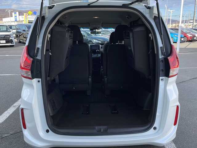 ホンダ フリード G ホンダセンシング 道東・釧路十勝 2018(平30)年 7.2万km ホワイトオーキッドパール ・４WD/・社外SDメモリナビ/（CD・DVD・BT・フルセグ・SD・ipod）/・バックカメラ/・両側パワースライドドア/・横滑り防止装置/・ワイパーデアイサー/・ホンダセンシング/・ビルトインETC/・レーダークルーズコントロール/・スマートキー/・プッシュスタート/・ステアリングスイッチ/・前席シートヒーター/・純正フロアマット/・ドアバイザー