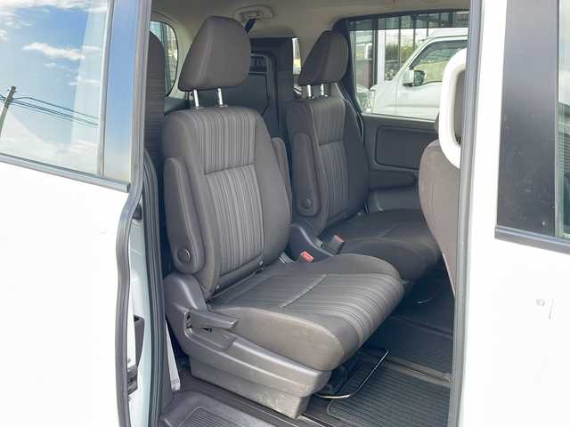 ホンダ フリード G ホンダセンシング 道東・釧路十勝 2018(平30)年 7.2万km ホワイトオーキッドパール ・４WD/・社外SDメモリナビ/（CD・DVD・BT・フルセグ・SD・ipod）/・バックカメラ/・両側パワースライドドア/・横滑り防止装置/・ワイパーデアイサー/・ホンダセンシング/・ビルトインETC/・レーダークルーズコントロール/・スマートキー/・プッシュスタート/・ステアリングスイッチ/・前席シートヒーター/・純正フロアマット/・ドアバイザー