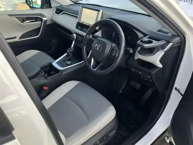 トヨタ ＲＡＶ４ ハイブリッドG 道南・函館 2020(令2)年 5.8万km ホワイトパールクリスタルシャイン /社外メモリナビ//フルセグTV//バックカメラ//ドライブレコーダー//ETC//デジタルインナーミラー//パワーバックドア//置くだけ充電//運転席パワーシート//前席シートヒーター//プリクラッシュセーフティ//レーダークルーズコントロール//レーンディパーチャーアラート//ブラインドスポットモニター//オートマチックハイビーム//クリアランスソナー//LEDヘッドライト//オートライト//スマートキー//エンジンプッシュスタート