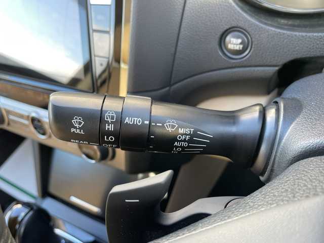 スバル アウトバック リミテッド 山形県 2017(平29)年 8.4万km ラピスブルーP アイサイトver3/・プリクラッシュブレーキ（自動ブレーキ）	/・レーンキープアシスト	/・全車速追従機能付クルーズコントロール	/・AT誤発進抑制制御/・後退時ブレーキアシスト	/・ツーリングアシスト/４WD/純正ナビ（CD/DVD/Bluetooth）/フルセグテレビ/電動パーキングブレーキ/ダウンヒルアシストコントロール/パワーシート（D＋N席）/全席シートヒーター/ハンドルヒーター/レザーシート/ビルトインETC/バックカメラ/電動リアゲート/エンジンスターター/スマートキー/スペアキー/プッシュスタート/フォグランプ