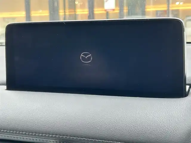 マツダ ＣＸ－８ XD ブラックトーンエディション 大阪府 2021(令3)年 1万km スノーフレイクホワイトパールマイカ i-ACTIVSENSE/・スマート・シティ・ブレーキーサポート/・マツダ・レーダークルーズコントロール/・ブラインドスポットモニタリング/・レーンキープアシスト・システム/・アラウンドビューモニター/・パーキングセンサー/純正ナビ/・Bluetooth/フルセグTV/USB/ラジオ/主要装備/・パドルシフト/・HUD/・オートホールド/・トラクションコントロール/・アイドリングストップ/・パワーバックドア/・ステアリングヒーター/・ステアリングリモコン/・ハーフレザーシート/・シートヒーター/・DNパワーシート/・ウォークスルー/・ワイヤレス充電/・ドライブレコーダー/・ETC
