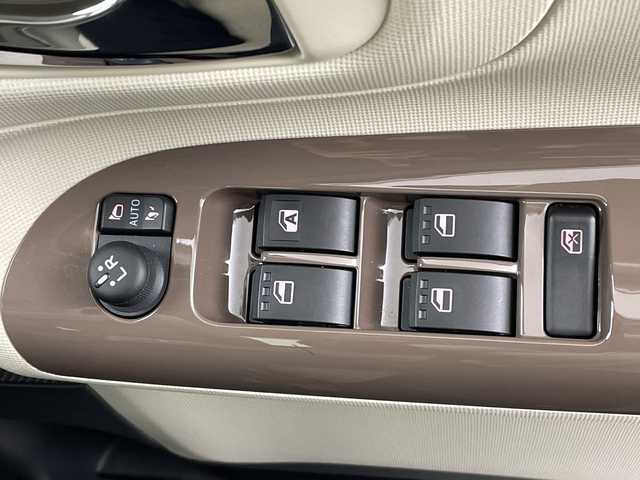 ダイハツ ムーヴ キャンバス G メイクアップ VS SAⅢ 鹿児島県 2021(令3)年 2.8万km パールホワイトⅢ/ナチュラルベージュマイカメタリック 2トーン スマートアシスト３/純正８型ナビ/フルセグＴＶ/ＢＴオーディオ/ＤＶＤ再生/全周囲カメラ/ドラレコ/シートヒーター/ＨＤＭＩ/アイドリングストップ/両側電動スライドドア/ＬＥＤヘッド/フォグランプ/純正フロアマット/ドアバイザー