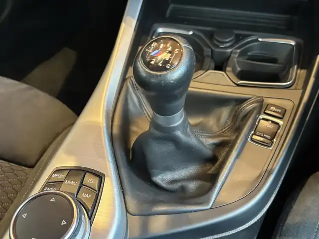 ＢＭＷ Ｍ２３５ｉ クーペ 宮城県 2014(平26)年 8.7万km エストリル・ブルー インテリジェントセーフティ/レーンディパーチャーウォーニング/iDriveナビゲーションシステム/バックカメラ/パークディスタンスコントロール/クルーズコントロール/D/Nパワーシート/ミラー一体型ETC/ドライブレコーダー/コンフォートアクセス/プッシュエンジンスタート/キセノンヘッドライト/オートライト/ステアリングスイッチ/アイドリングストップ/純正18インチAW/保証書・取扱説明書