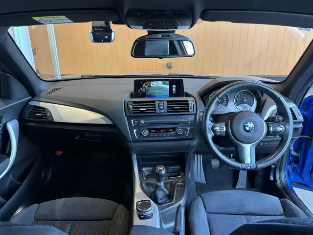 ＢＭＷ Ｍ２３５ｉ クーペ 宮城県 2014(平26)年 8.7万km エストリル・ブルー インテリジェントセーフティ/レーンディパーチャーウォーニング/iDriveナビゲーションシステム/バックカメラ/パークディスタンスコントロール/クルーズコントロール/D/Nパワーシート/ミラー一体型ETC/ドライブレコーダー/コンフォートアクセス/プッシュエンジンスタート/キセノンヘッドライト/オートライト/ステアリングスイッチ/アイドリングストップ/純正18インチAW/保証書・取扱説明書
