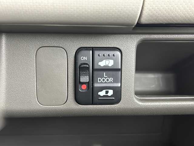 ホンダ モビリオ W 愛知県 2004(平16)年 2.2万km グレー 純正6型HDDナビ/（AM/FM/HDD）/バックカメラ/モデューロエアロ/（フロント・サイド・リア）/スペアキー１本/片側電動スライドドア/３列シート/純正フロアマット/純正14インチアルミホイール/リモコンキー/スペアタイヤ/電動格納ミラー