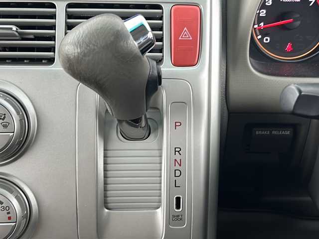 ホンダ モビリオ W 愛知県 2004(平16)年 2.2万km グレー 純正6型HDDナビ/（AM/FM/HDD）/バックカメラ/モデューロエアロ/（フロント・サイド・リア）/スペアキー１本/片側電動スライドドア/３列シート/純正フロアマット/純正14インチアルミホイール/リモコンキー/スペアタイヤ/電動格納ミラー