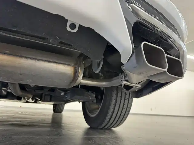 トヨタ ハリアー Z 三重県 2023(令5)年 2.9万km プラチナホワイトパールマイカ ガソリン/FF/MTモード付フロアCVT/純正 12.3インチナビ/（FM/AM/TV/Bluetooth/Miracast/USB/iPod/AppleCarPlay/AndroidAuto）/【OP】パノラミックビューモニター（床下透過表示機能付）/モデリスタエアロ（F/S/R下）/JBLプレミアムサウンドシステム/ドライブレコーダー 前後（ルームミラー内蔵）/ビルトインETC2.0/Toyota Safety Sense/●プリクラッシュセーフティ/●レーントレーシングアシスト/●レーダークルコン（全車速追従機能付）/●アダプティブハイビームシステム/●ロードサインアシスト/・インテリジェントクリアランスソナー［パーキングサポートブレーキ（前後静止物）］/・ブラインドスポットモニター＆パーキングサポートブレーキ（後方接近車両）/・先行車発進告知機能/装備/・デジタルインナーミラー（前後録画機能付）/・カラーヘッドアップディスプレイ/・ハンズフリーパワーバックドア/・雨滴感知式フロントワイパー/・ハーフレザーシート/・パワーシート（D8way）/・左右独立オートエアコン/・電動チルト&テレスコピックステアリング/・純正19inAW/など