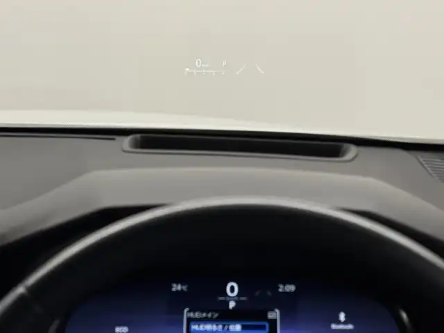 トヨタ ハリアー Z 三重県 2023(令5)年 2.9万km プラチナホワイトパールマイカ ガソリン/FF/MTモード付フロアCVT/純正 12.3インチナビ/（FM/AM/TV/Bluetooth/Miracast/USB/iPod/AppleCarPlay/AndroidAuto）/【OP】パノラミックビューモニター（床下透過表示機能付）/モデリスタエアロ（F/S/R下）/JBLプレミアムサウンドシステム/ドライブレコーダー 前後（ルームミラー内蔵）/ビルトインETC2.0/Toyota Safety Sense/●プリクラッシュセーフティ/●レーントレーシングアシスト/●レーダークルコン（全車速追従機能付）/●アダプティブハイビームシステム/●ロードサインアシスト/・インテリジェントクリアランスソナー［パーキングサポートブレーキ（前後静止物）］/・ブラインドスポットモニター＆パーキングサポートブレーキ（後方接近車両）/・先行車発進告知機能/装備/・デジタルインナーミラー（前後録画機能付）/・カラーヘッドアップディスプレイ/・ハンズフリーパワーバックドア/・雨滴感知式フロントワイパー/・ハーフレザーシート/・パワーシート（D8way）/・左右独立オートエアコン/・電動チルト&テレスコピックステアリング/・純正19inAW/など