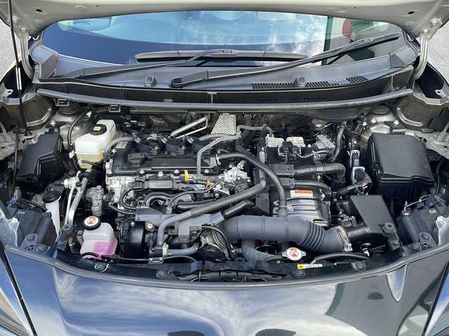 トヨタ ヤリスクロス ハイブリッド Z 山口県 2021(令3)年 3.5万km ブラックマイカ 純正8インチディスプレイオーディオ/Miracast/フルセグテレビ/Bluetooth/バックカメラ/ETC/ドライブレコーダー/USB入力端子/純正フロアマット/18インチ純正アルミホイール/ハーフレザーシート/運転席・助手席シートヒーター/運転席パワーシート/スマートキー/プッシュスタート/電動パーキング/オートブレーキホールド/ドアバイザー/LEDヘッドランプ/オートライト/フォグライト/ヘッドライトレベライザー/Toyota Safety Sense/・プリクラッシュセーフティ/・レーンアシスト/・追従有クルーズコントロール/・オートマチックハイビーム/横揺れ防止装置/盗難防止装置/取扱説明書/保証書/ワンオーナー/コーナーセンサー