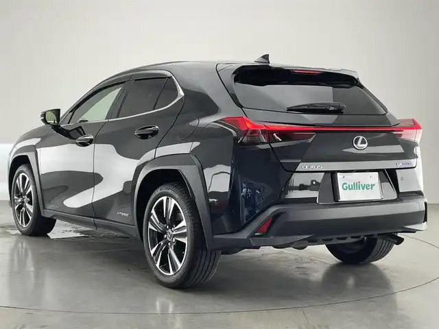 レクサス ＵＸ 250h バージョンL 愛知県 2021(令3)年 2.9万km グラファイトブラックガラスフレーク 純正１０．３型ナビ　フルセグＴＶ　ムーンルーフ　ＡＤＶＩＣＳキャリパー　全方位カメラ　ベンチレーション　レーダー探知機　ＢＳＭ　追従クルコン　前後ドラレコ　パワーバックドア　黒革　衝突被害軽減　禁煙車