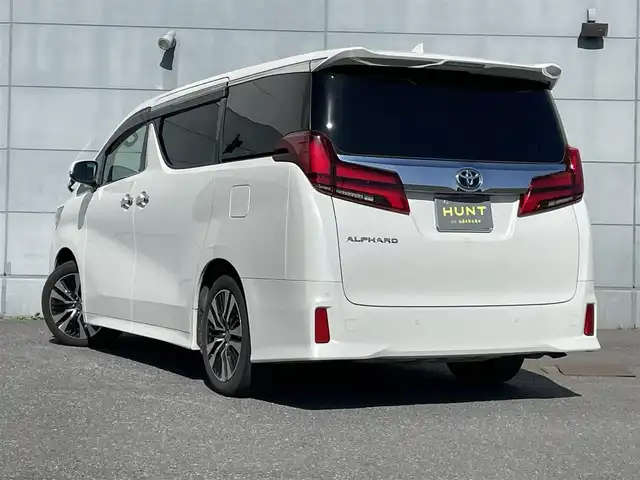 トヨタ アルファード S Cパッケージ 千葉県 2023(令5)年 3.8万km ホワイトパールクリスタルシャイン トヨタセーフティセンス/・衝突軽減ブレーキ/レーンキープアシスト/・レーダークルーズコントロール/オートハイビーム/・クリアランスソナー/ブラインドスポットモニター/サンルーフ/純正ディスプレイナビ/・フルセグ/BT/DVD/CD/USB/カープレイ/バックカメラ/ステアリングスイッチ/ETC2.0/両側パワースライドドア/パワーバックドア/レザーシート/シートヒーター(D/N席)/エアシート(D/N席)/ステアリングヒーター/LEDヘッドライト/オートライト/フォグライト/スマートキー/プッシュスタート/純正フロアマット