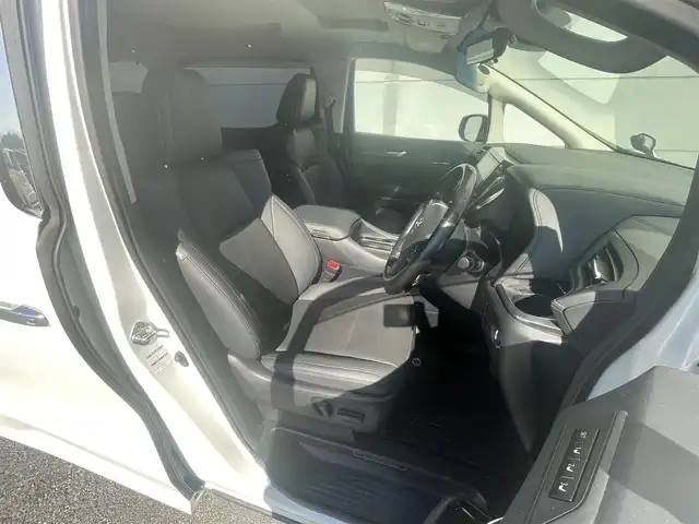 トヨタ アルファード S Cパッケージ 千葉県 2023(令5)年 3.8万km ホワイトパールクリスタルシャイン トヨタセーフティセンス/・衝突軽減ブレーキ/レーンキープアシスト/・レーダークルーズコントロール/オートハイビーム/・クリアランスソナー/ブラインドスポットモニター/サンルーフ/純正ディスプレイナビ/・フルセグ/BT/DVD/CD/USB/カープレイ/バックカメラ/ステアリングスイッチ/ETC2.0/両側パワースライドドア/パワーバックドア/レザーシート/シートヒーター(D/N席)/エアシート(D/N席)/ステアリングヒーター/LEDヘッドライト/オートライト/フォグライト/スマートキー/プッシュスタート/純正フロアマット