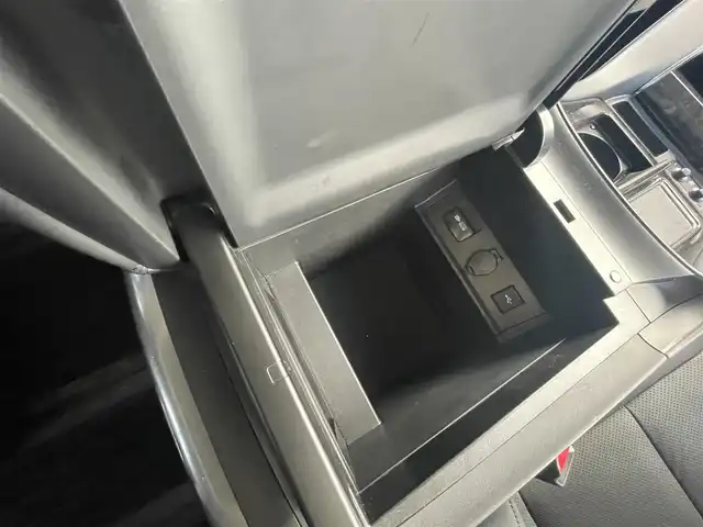 トヨタ アルファード S Cパッケージ 千葉県 2023(令5)年 3.8万km ホワイトパールクリスタルシャイン トヨタセーフティセンス/・衝突軽減ブレーキ/レーンキープアシスト/・レーダークルーズコントロール/オートハイビーム/・クリアランスソナー/ブラインドスポットモニター/サンルーフ/純正ディスプレイナビ/・フルセグ/BT/DVD/CD/USB/カープレイ/バックカメラ/ステアリングスイッチ/ETC2.0/両側パワースライドドア/パワーバックドア/レザーシート/シートヒーター(D/N席)/エアシート(D/N席)/ステアリングヒーター/LEDヘッドライト/オートライト/フォグライト/スマートキー/プッシュスタート/純正フロアマット