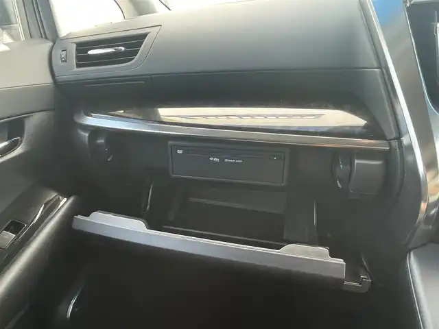 トヨタ アルファード S Cパッケージ 千葉県 2023(令5)年 3.8万km ホワイトパールクリスタルシャイン トヨタセーフティセンス/・衝突軽減ブレーキ/レーンキープアシスト/・レーダークルーズコントロール/オートハイビーム/・クリアランスソナー/ブラインドスポットモニター/サンルーフ/純正ディスプレイナビ/・フルセグ/BT/DVD/CD/USB/カープレイ/バックカメラ/ステアリングスイッチ/ETC2.0/両側パワースライドドア/パワーバックドア/レザーシート/シートヒーター(D/N席)/エアシート(D/N席)/ステアリングヒーター/LEDヘッドライト/オートライト/フォグライト/スマートキー/プッシュスタート/純正フロアマット