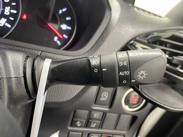 トヨタ ヴォクシー ZS 煌 長崎県 2018(平30)年 8.9万km ホワイトパールクリスタルシャイン 純正９インチメモリナビ/（フルセグ/CD/DVD/SD/Bluetooth）/バックカメラ/衝突軽減ブレーキ/レーンアシスト/クルーズコントロール/両側パワースライドドア/ドライブレコーダー前後/ETC/純正LEDヘッドライト/オートライト/オートマチックハイビーム/社外18インチアルミホイール/純正フロアマット/純正ドアバイザー/USB端子　2口/電動格納ミラー/保証書/取扱説明書