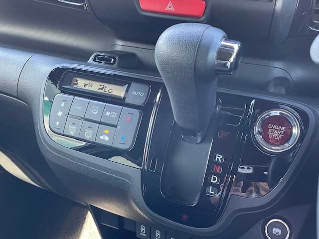 ホンダ Ｎ ＢＯＸ スラッシュ Gインディロックスタイル 静岡県 2019(平31)年 3.4万km クリスタルブラックパール ●純正SDナビ/(フルセグ/CD/DVD/Bluetooth)/(イクリプス/AVN-R8)/●バックカメラ/●衝突被害軽減システム/●LEDヘッドライト/●オートライト/●ステアリングスイッチ/●ETC/●前方ドライブレコーダー/●電動格納ウィンカーミラー/●USB2口/●ドアバイザー/●スマートキー/●プッシュスタート/●純正フロアマット/●W＋サイドSRS＋ABS
