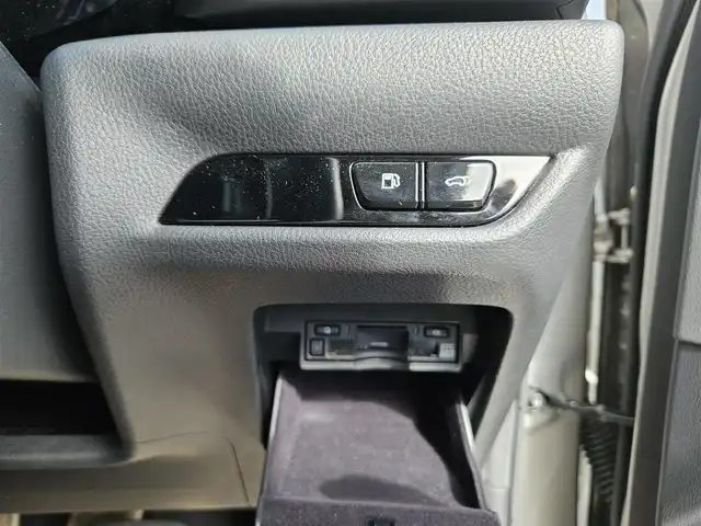 レクサス ＮＸ 350h バージョンL 宮崎県 2022(令4)年 3.8万km ソニックチタニウム ムーンルーフ/純正14型ナビ/フルセグTV/ハンズフリーパワーバックドア/パノラミックビューモニター/ビルトインETC2.0/ドライブレコーダー/レーダークルーズコントロール/コーナーセンサー/衝突被害軽減ブレーキ/車線逸脱防止支援システム/標識認識システム/発進遅れ告知システム/アダプティブハイビームシステム/ブラインドスポットモニター/3眼LEDヘッドランプ/革巻きステアリング/ステアリングヒーター/パドルシフト/ヘーゼルカラー革シート/全席シートヒーター/前席パワーシート/運転席ポジションメモリー/純正20インチアルミホイール/スマートエントリー/スタートシステム/禁煙車