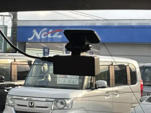 レクサス ＮＸ 350h バージョンL 宮崎県 2022(令4)年 3.8万km ソニックチタニウム ムーンルーフ/純正14型ナビ/フルセグTV/ハンズフリーパワーバックドア/パノラミックビューモニター/ビルトインETC2.0/ドライブレコーダー/レーダークルーズコントロール/コーナーセンサー/衝突被害軽減ブレーキ/車線逸脱防止支援システム/標識認識システム/発進遅れ告知システム/アダプティブハイビームシステム/ブラインドスポットモニター/3眼LEDヘッドランプ/革巻きステアリング/ステアリングヒーター/パドルシフト/ヘーゼルカラー革シート/全席シートヒーター/前席パワーシート/運転席ポジションメモリー/純正20インチアルミホイール/スマートエントリー/スタートシステム/禁煙車