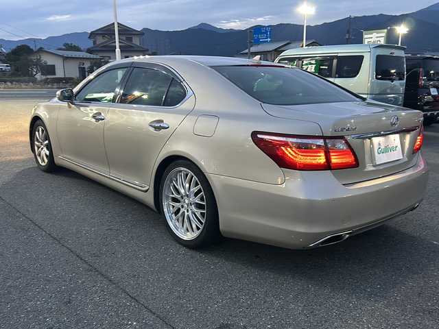 レクサス ＬＳ 460 バージョンC Iパッケージ 山梨県 2009(平21)年 10.8万km スリークエクリュメタリック 純正ナビ/TV/CD/DVD/バックカメラ/ETC/前席パワーシート/全席シートヒーター/前席シートクーラー/ステアリングヒーター/純正フロアマット/コーナーセンサー前後/レザーシート/ドライブレコーダ/スマートキー/カードキー