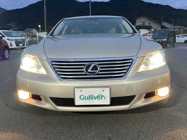レクサス ＬＳ 460 バージョンC Iパッケージ 山梨県 2009(平21)年 10.8万km スリークエクリュメタリック 純正ナビ/TV/CD/DVD/バックカメラ/ETC/前席パワーシート/全席シートヒーター/前席シートクーラー/ステアリングヒーター/純正フロアマット/コーナーセンサー前後/レザーシート/ドライブレコーダ/スマートキー/カードキー