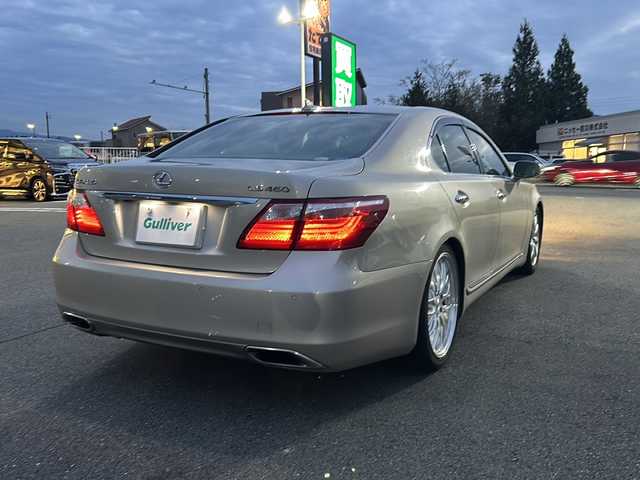 レクサス ＬＳ 460 バージョンC Iパッケージ 山梨県 2009(平21)年 10.8万km スリークエクリュメタリック 純正ナビ/TV/CD/DVD/バックカメラ/ETC/前席パワーシート/全席シートヒーター/前席シートクーラー/ステアリングヒーター/純正フロアマット/コーナーセンサー前後/レザーシート/ドライブレコーダ/スマートキー/カードキー
