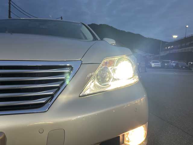 レクサス ＬＳ 460 バージョンC Iパッケージ 山梨県 2009(平21)年 10.8万km スリークエクリュメタリック 純正ナビ/TV/CD/DVD/バックカメラ/ETC/前席パワーシート/全席シートヒーター/前席シートクーラー/ステアリングヒーター/純正フロアマット/コーナーセンサー前後/レザーシート/ドライブレコーダ/スマートキー/カードキー