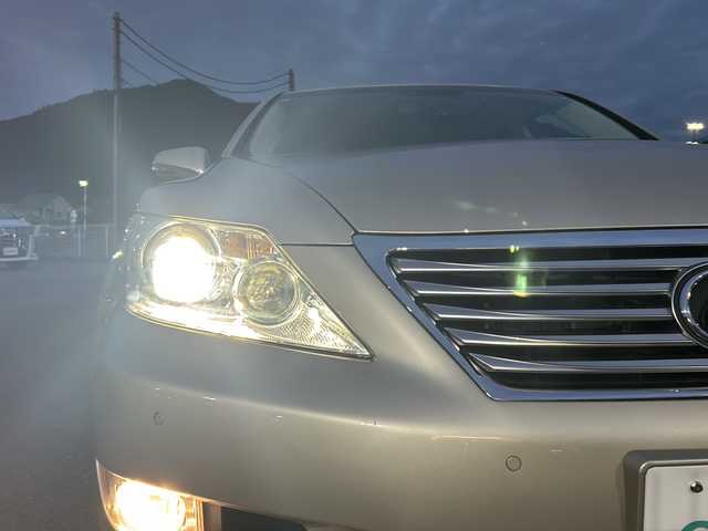 レクサス ＬＳ 460 バージョンC Iパッケージ 山梨県 2009(平21)年 10.8万km スリークエクリュメタリック 純正ナビ/TV/CD/DVD/バックカメラ/ETC/前席パワーシート/全席シートヒーター/前席シートクーラー/ステアリングヒーター/純正フロアマット/コーナーセンサー前後/レザーシート/ドライブレコーダ/スマートキー/カードキー