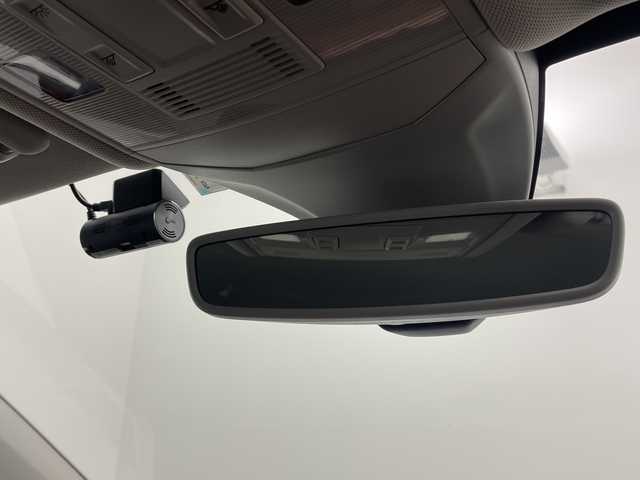 フォルクスワーゲン Ｔ－クロス TSI 1stプラス 愛知県 2020(令2)年 4.7万km ピュアホワイト ワンオーナー/禁煙車/純正メーカーナビ/CD・DVD・Bluetooth/バックカメラ/コーナーセンサー/純正18インチAW/スマートキー/LEDヘッドライト/ETC2.0/パドルシフト/レーダークルーズ/ルーフレール