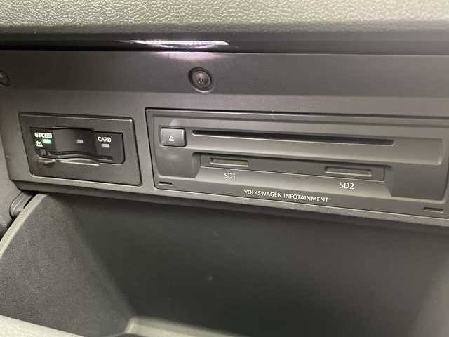 フォルクスワーゲン Ｔ－クロス TSI 1stプラス 愛知県 2020(令2)年 4.7万km ピュアホワイト ワンオーナー/禁煙車/純正メーカーナビ/CD・DVD・Bluetooth/バックカメラ/コーナーセンサー/純正18インチAW/スマートキー/LEDヘッドライト/ETC2.0/パドルシフト/レーダークルーズ/ルーフレール