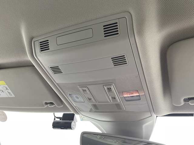 フォルクスワーゲン Ｔ－クロス TSI 1stプラス 愛知県 2020(令2)年 4.7万km ピュアホワイト ワンオーナー/禁煙車/純正メーカーナビ/CD・DVD・Bluetooth/バックカメラ/コーナーセンサー/純正18インチAW/スマートキー/LEDヘッドライト/ETC2.0/パドルシフト/レーダークルーズ/ルーフレール