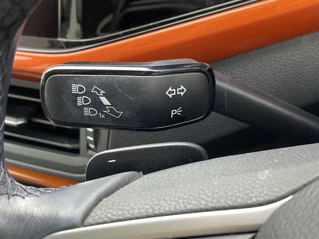 フォルクスワーゲン Ｔ－クロス TSI 1stプラス 愛知県 2020(令2)年 4.7万km ピュアホワイト ワンオーナー/禁煙車/純正メーカーナビ/CD・DVD・Bluetooth/バックカメラ/コーナーセンサー/純正18インチAW/スマートキー/LEDヘッドライト/ETC2.0/パドルシフト/レーダークルーズ/ルーフレール