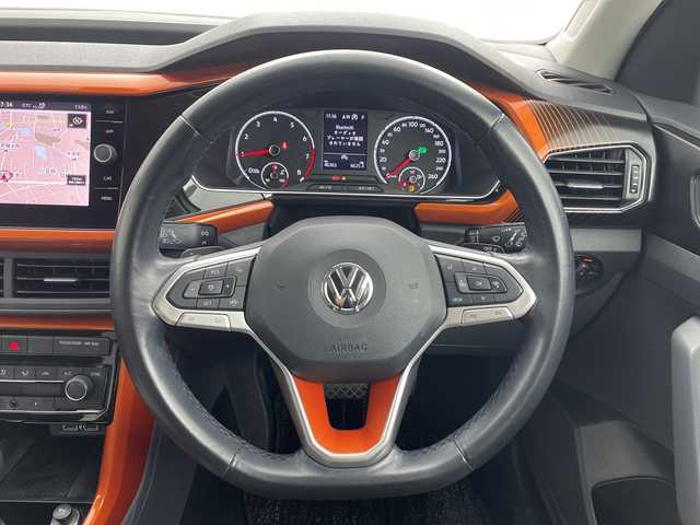 フォルクスワーゲン Ｔ－クロス TSI 1stプラス 愛知県 2020(令2)年 4.7万km ピュアホワイト ワンオーナー/禁煙車/純正メーカーナビ/CD・DVD・Bluetooth/バックカメラ/コーナーセンサー/純正18インチAW/スマートキー/LEDヘッドライト/ETC2.0/パドルシフト/レーダークルーズ/ルーフレール