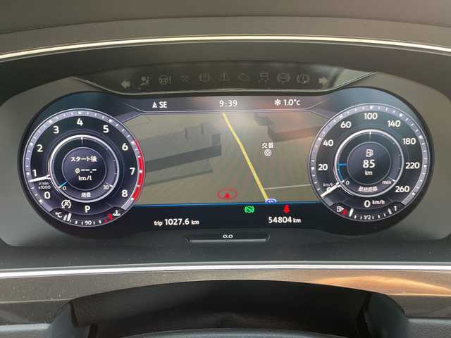 フォルクスワーゲン ティグアン TSI Rライン 道央・札幌 2017(平29)年 5.5万km オリックスホワイトパールエフェクト ・ワンオーナー/・純正ナビ/・CD&DVD&SD&USB&AUX&フルセグTV/・Bluetooth接続/・アラウンドビューカメラ/・フロントモニタリングシステム/・アダプティブクルーズコントロール/・ブラインドスポットモニター/・レーンキープアシスト/・LEDオートライト/・ダイナミックライトアシスト/・ステアリングスイッチ/・ビルトインETC/・パーキングアシスト/・電動パーキング/・MTモード付AT/パドルシフト/・前後ドライブレコーダー/・100V電源/・積込夏タイヤ純正AWセット/・保証書/取扱説明書/・スマートキー/・スペアキー